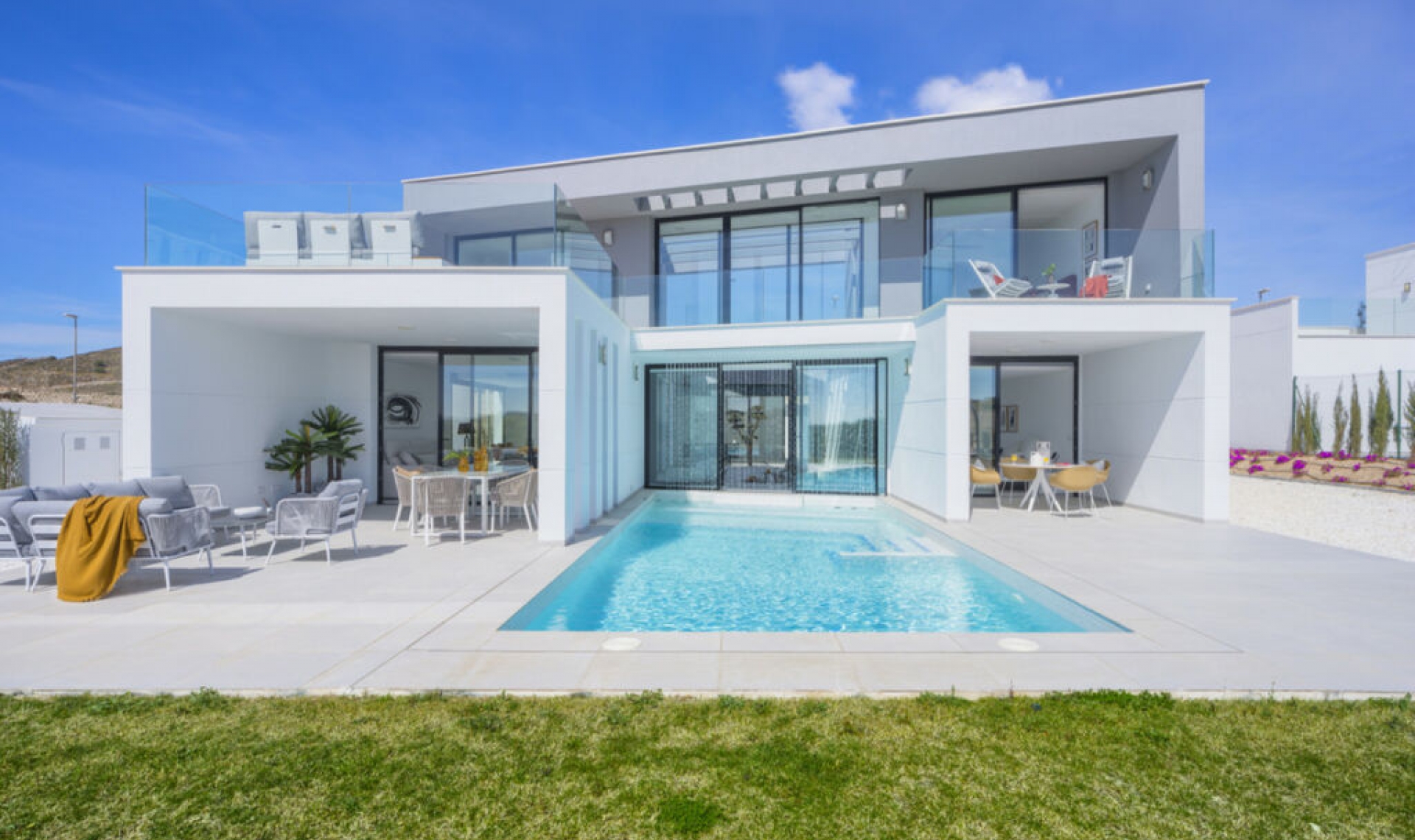 Resale - House -
San Javier