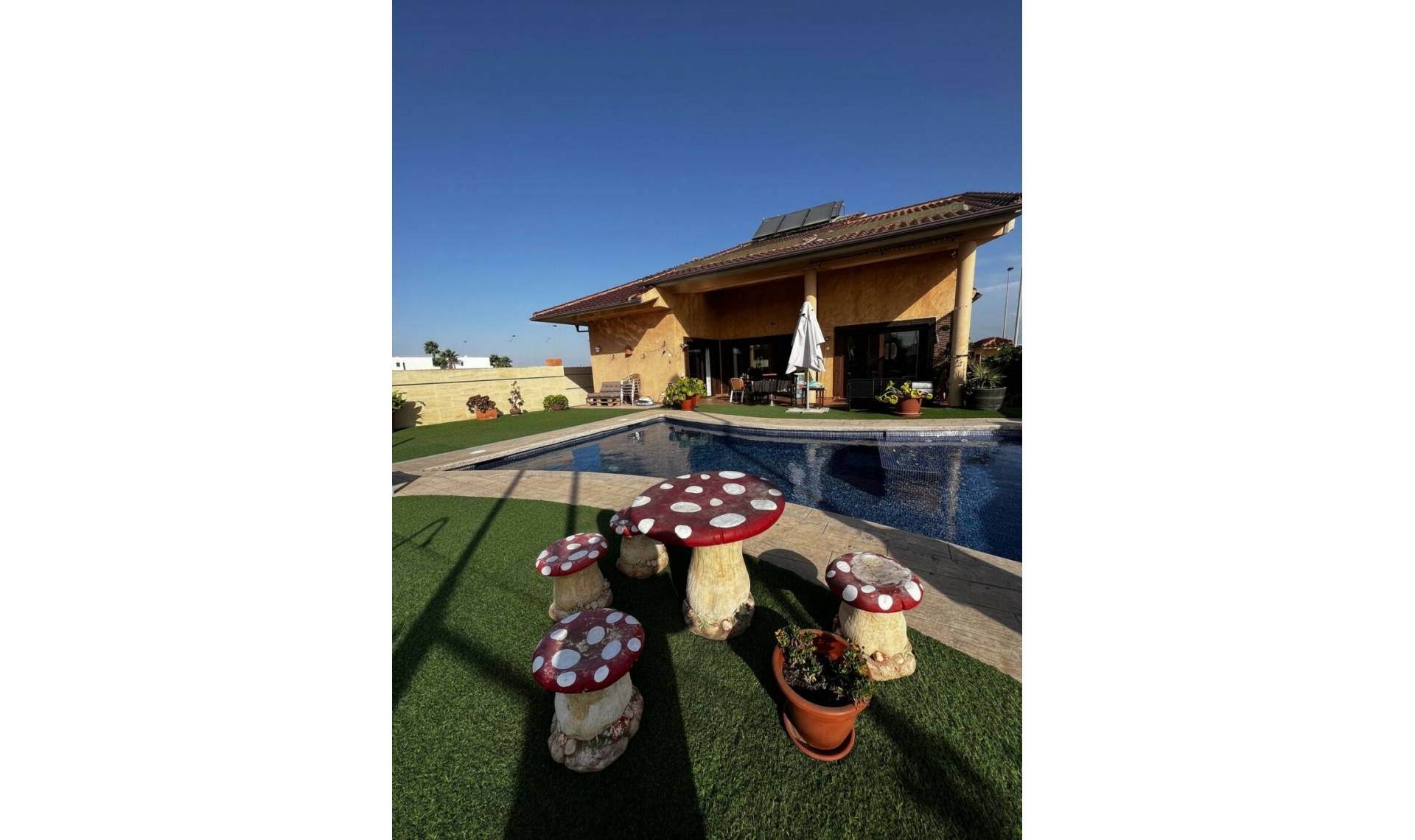 Resale - House -
San Javier