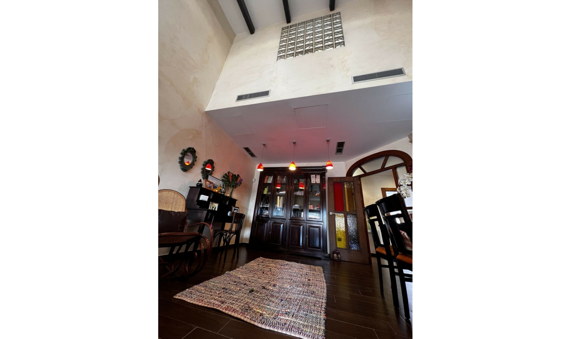 Resale - House -
San Javier