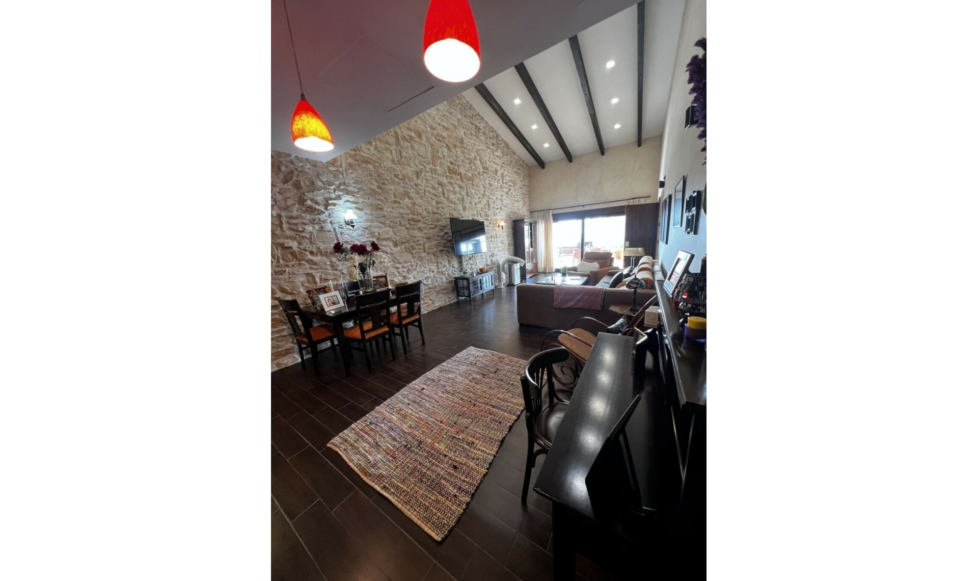 Resale - House -
San Javier