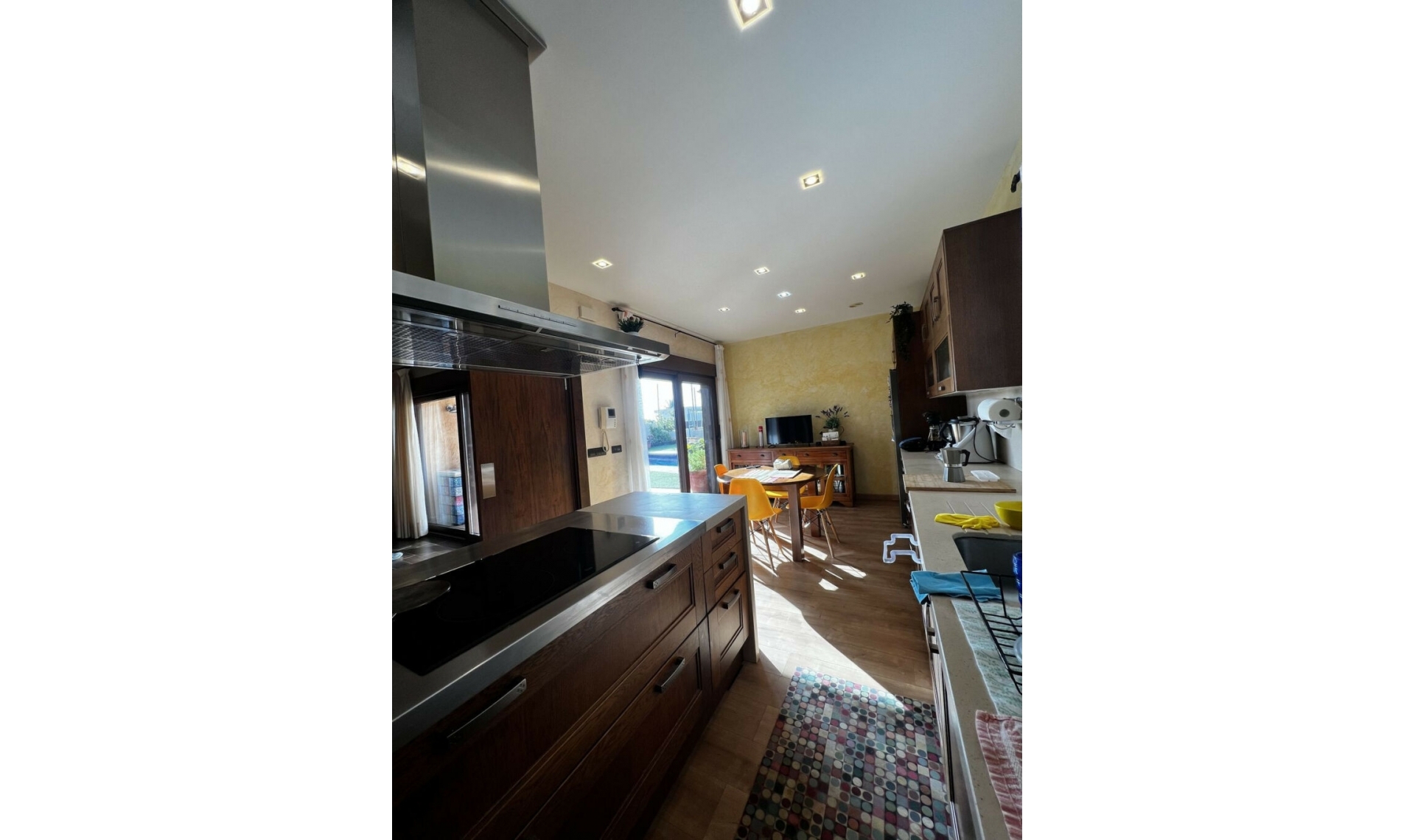 Resale - House -
San Javier