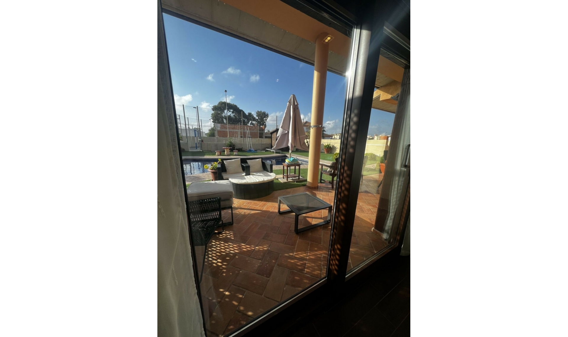 Resale - House -
San Javier