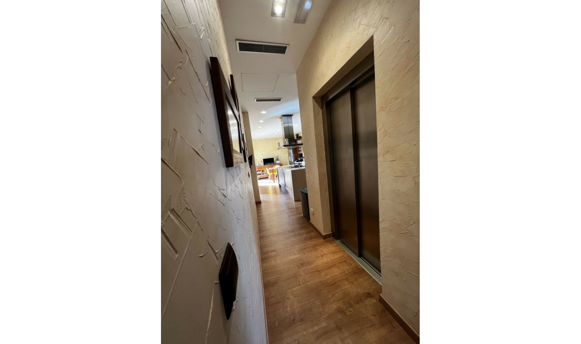 Resale - House -
San Javier