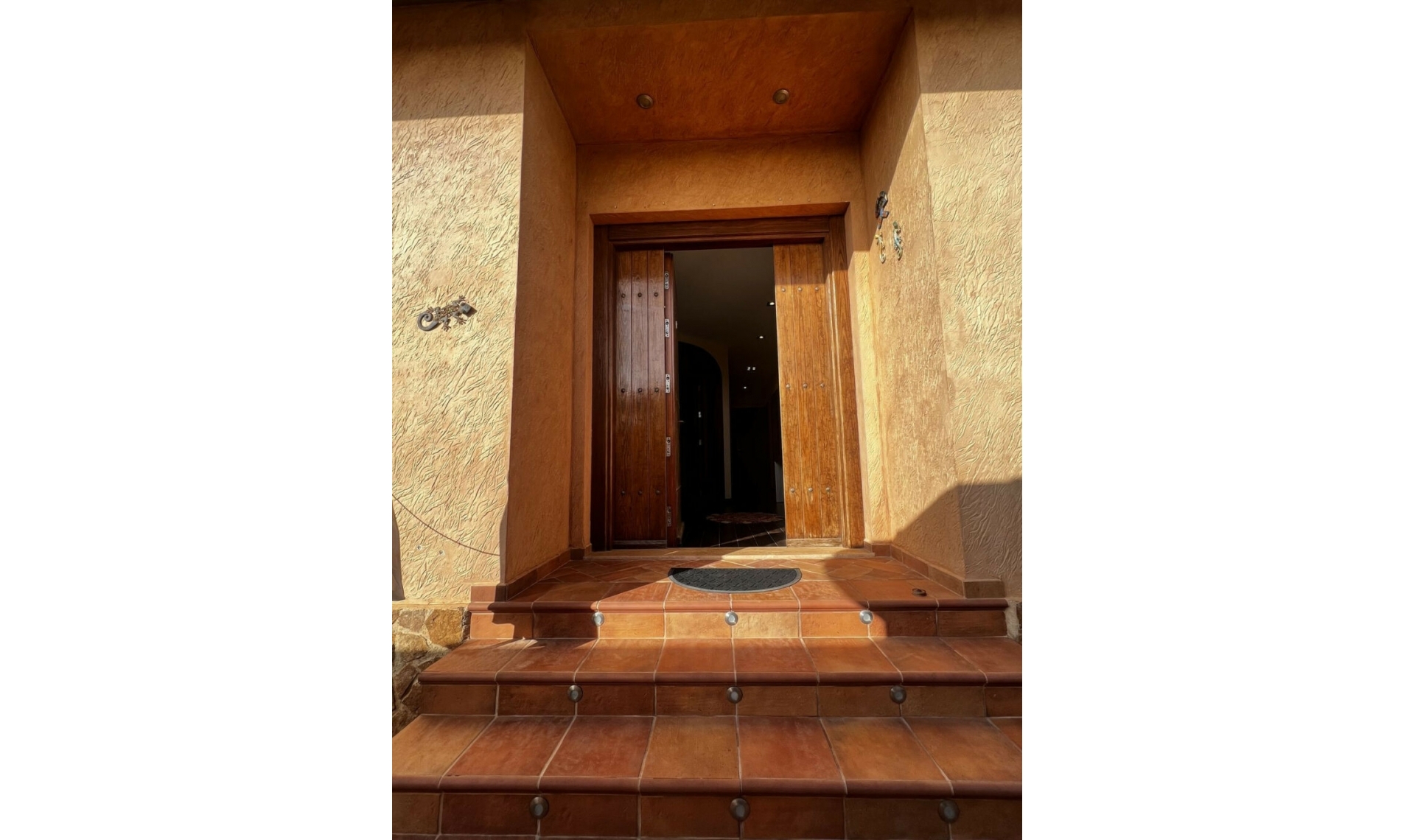 Resale - House -
San Javier