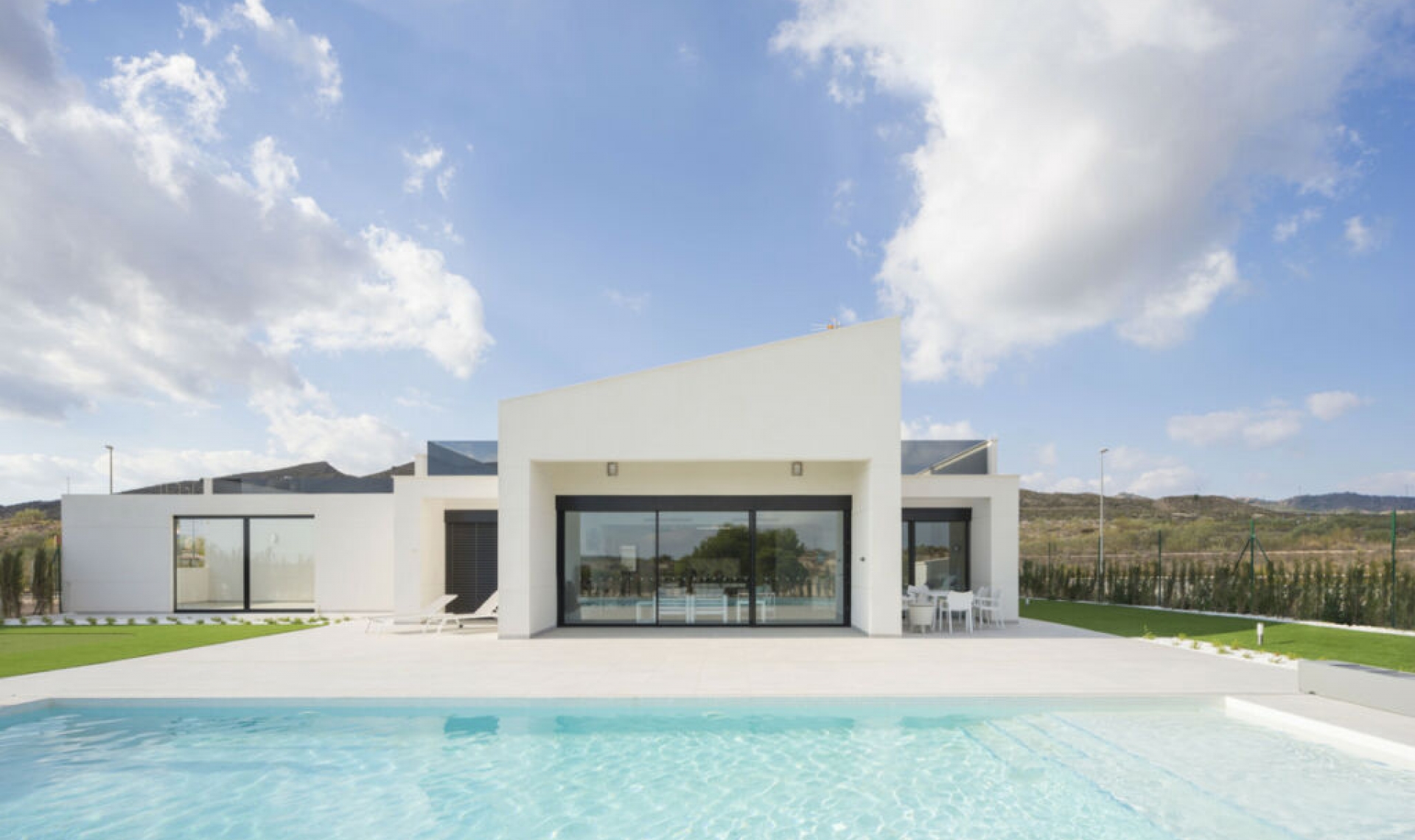 Resale - House -
San Javier