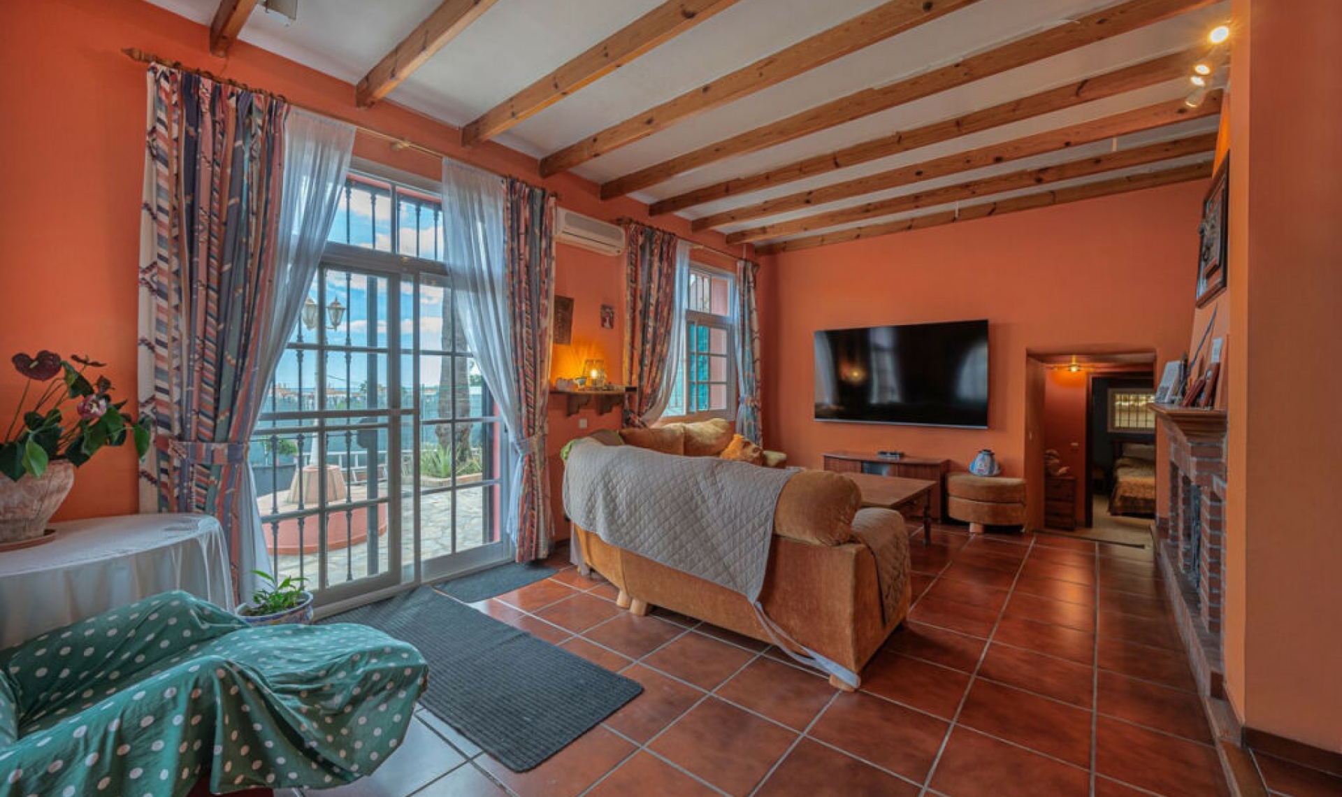 Resale - House -
San Luis de Sabinillas