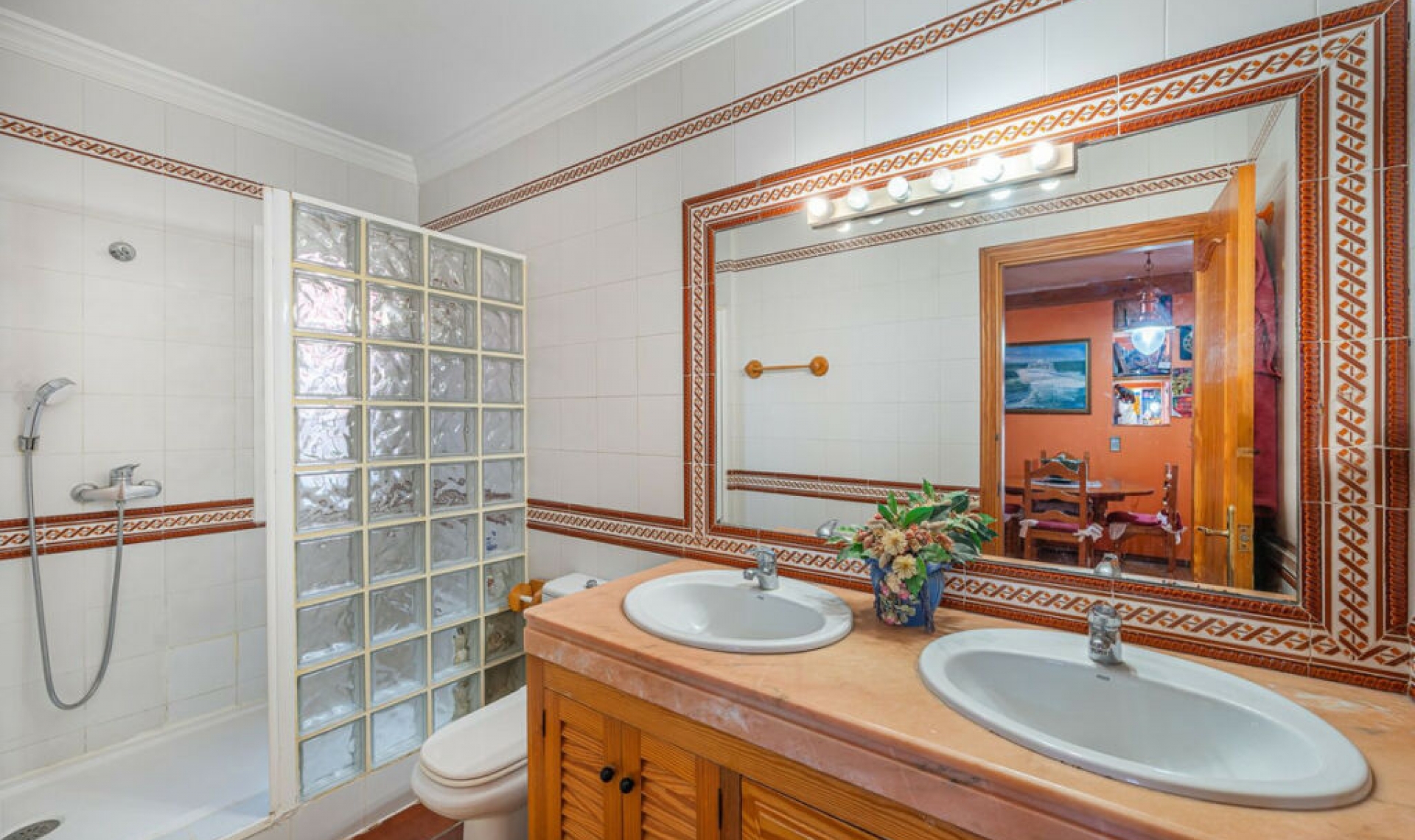 Resale - House -
San Luis de Sabinillas