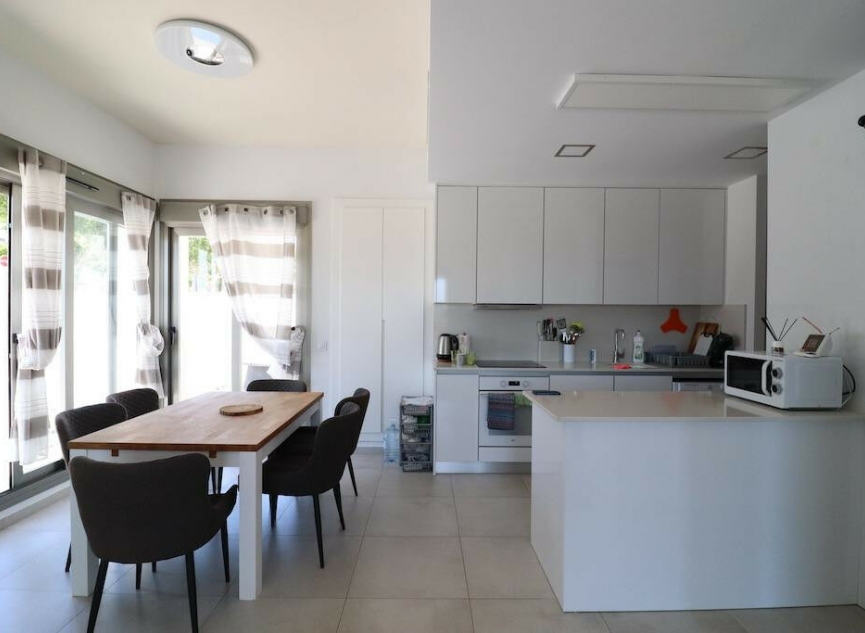 Resale - House -
San Miguel de Salinas