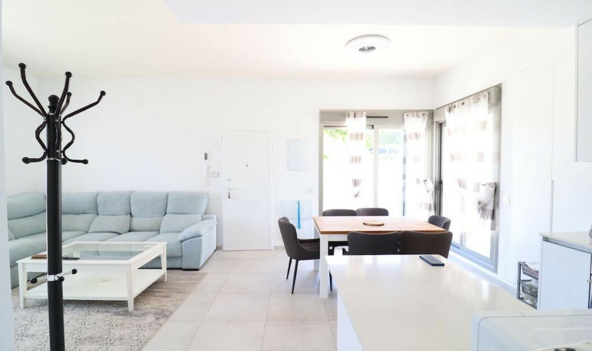 Resale - House -
San Miguel de Salinas