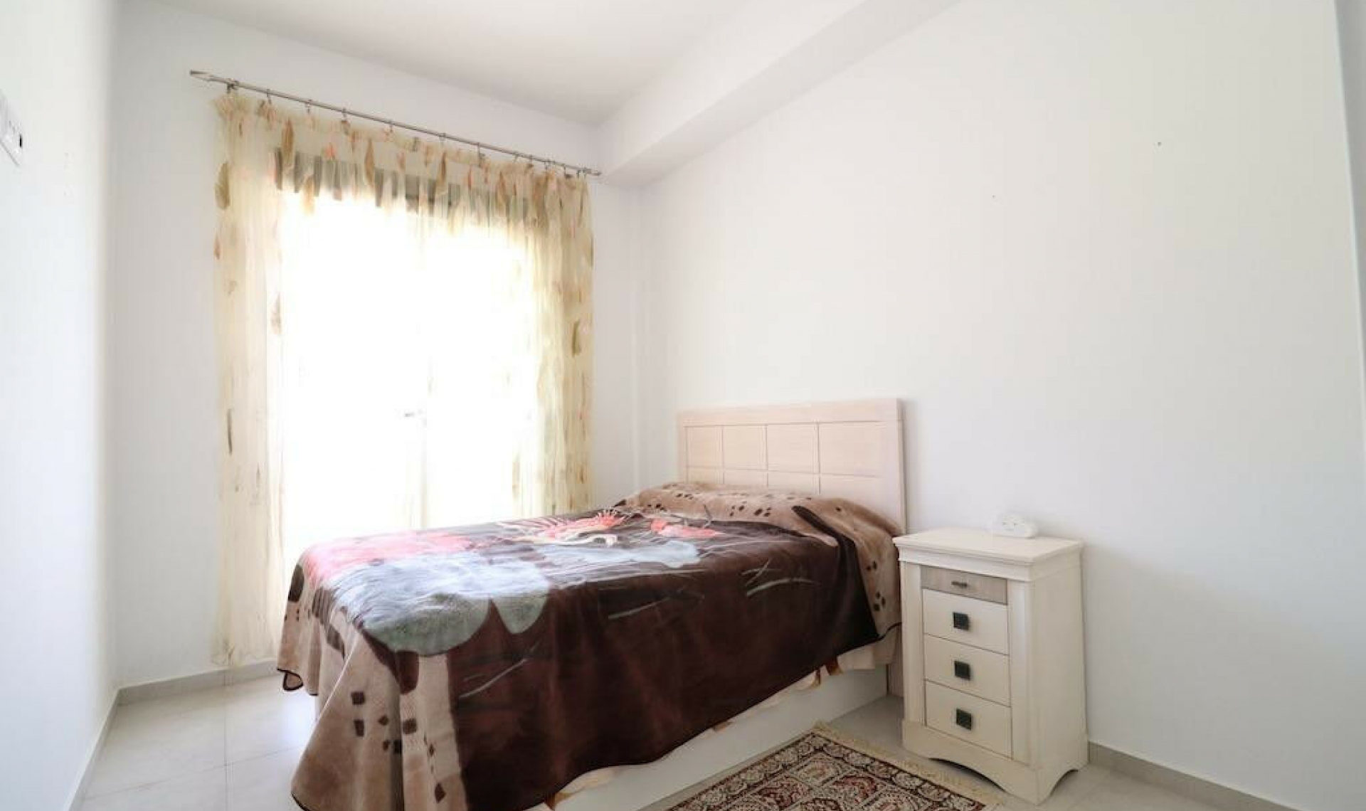 Resale - House -
San Miguel de Salinas