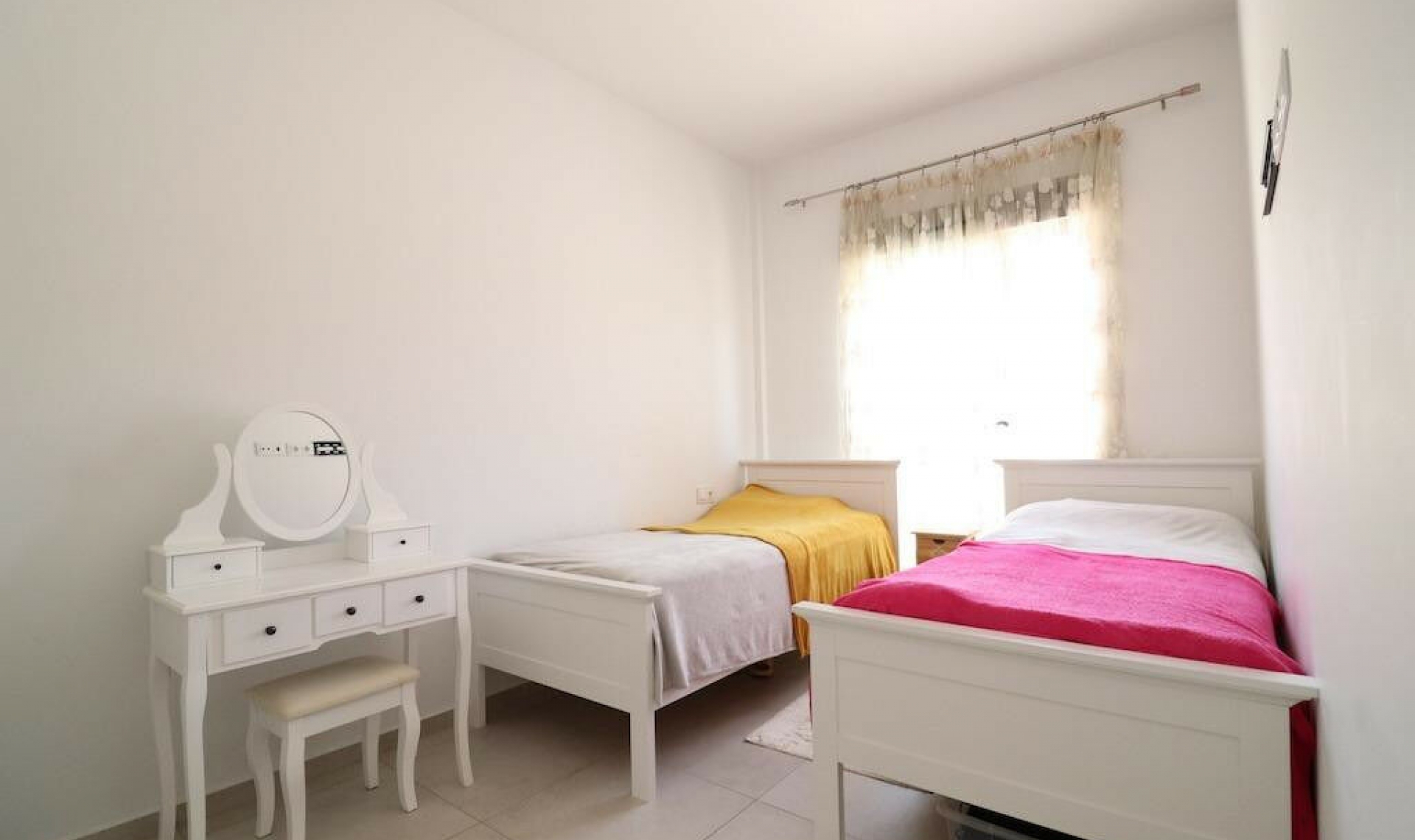 Resale - House -
San Miguel de Salinas