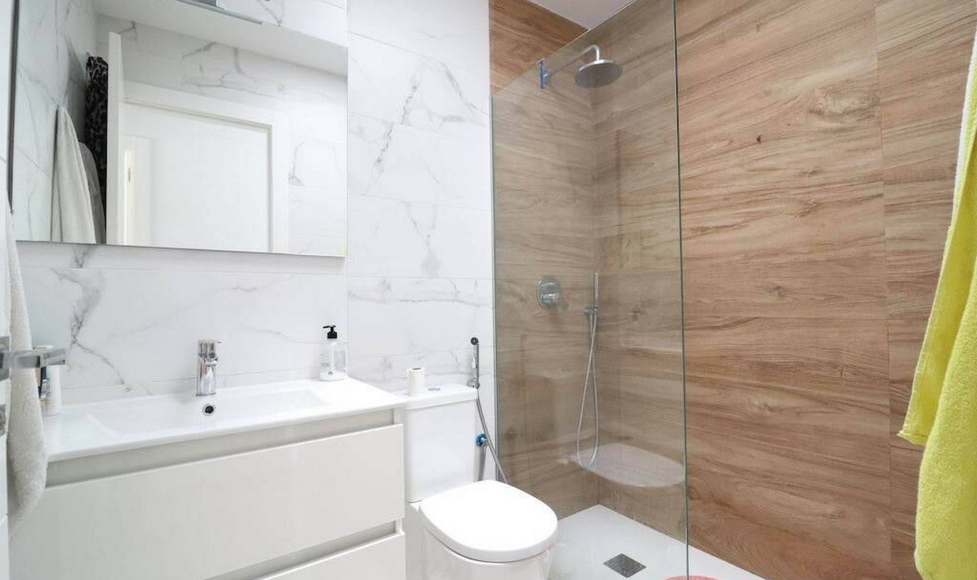 Resale - House -
San Miguel de Salinas