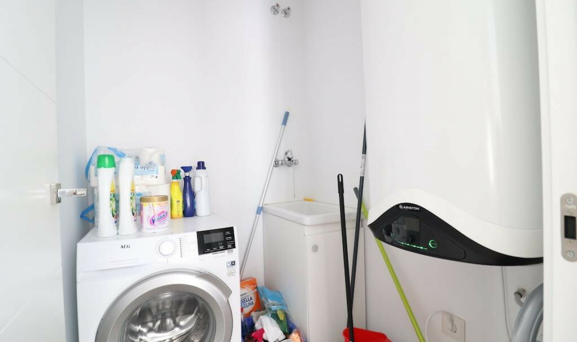 Resale - House -
San Miguel de Salinas