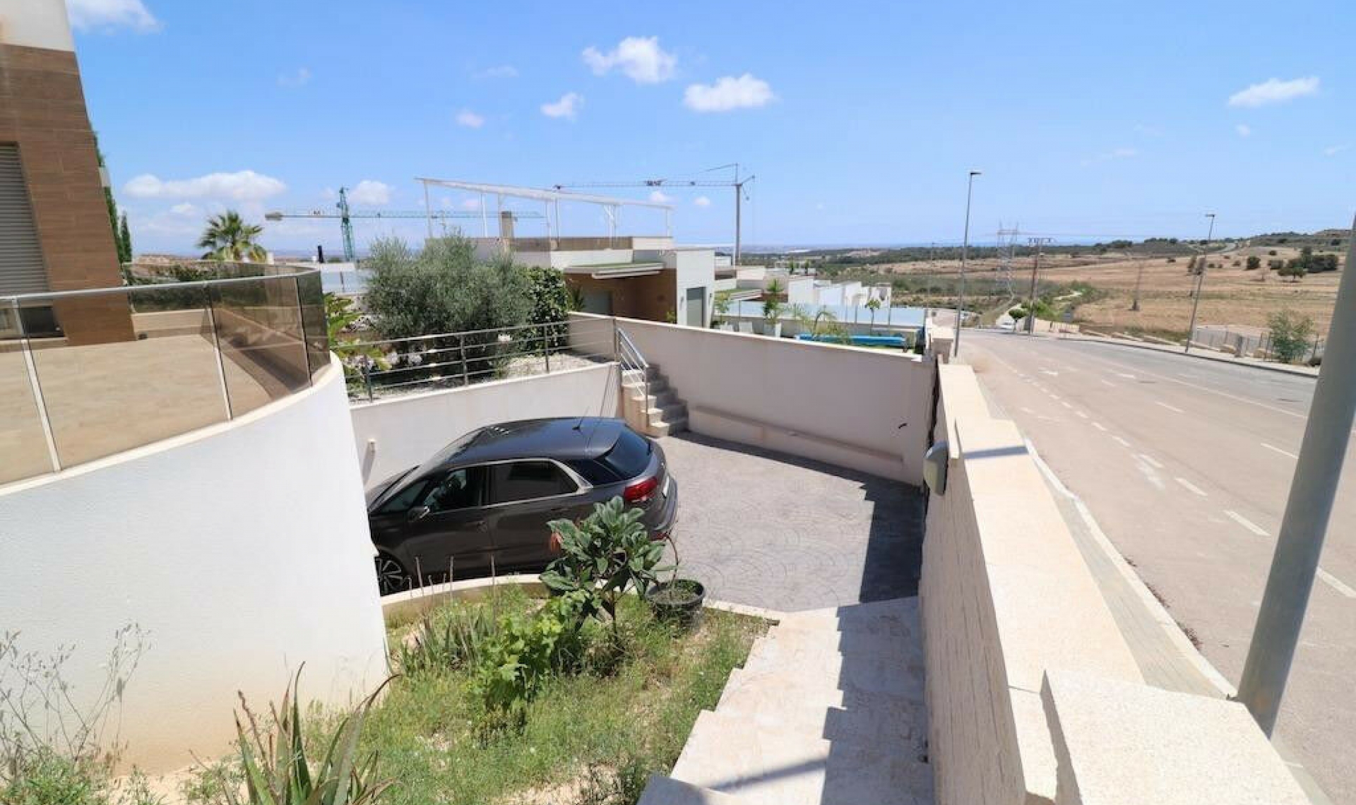 Resale - House -
San Miguel de Salinas