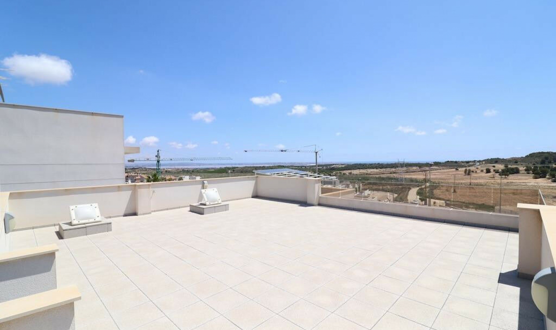 Resale - House -
San Miguel de Salinas