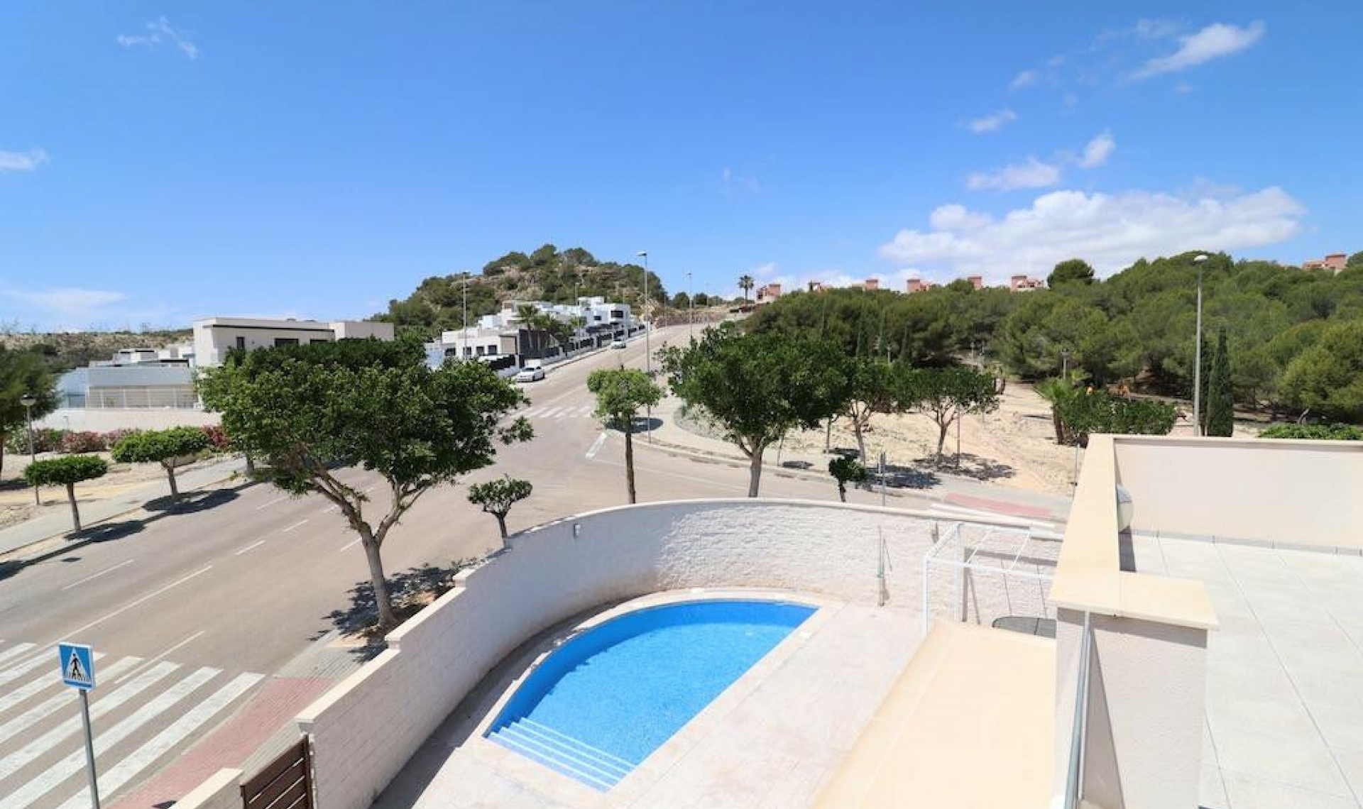 Resale - House -
San Miguel de Salinas