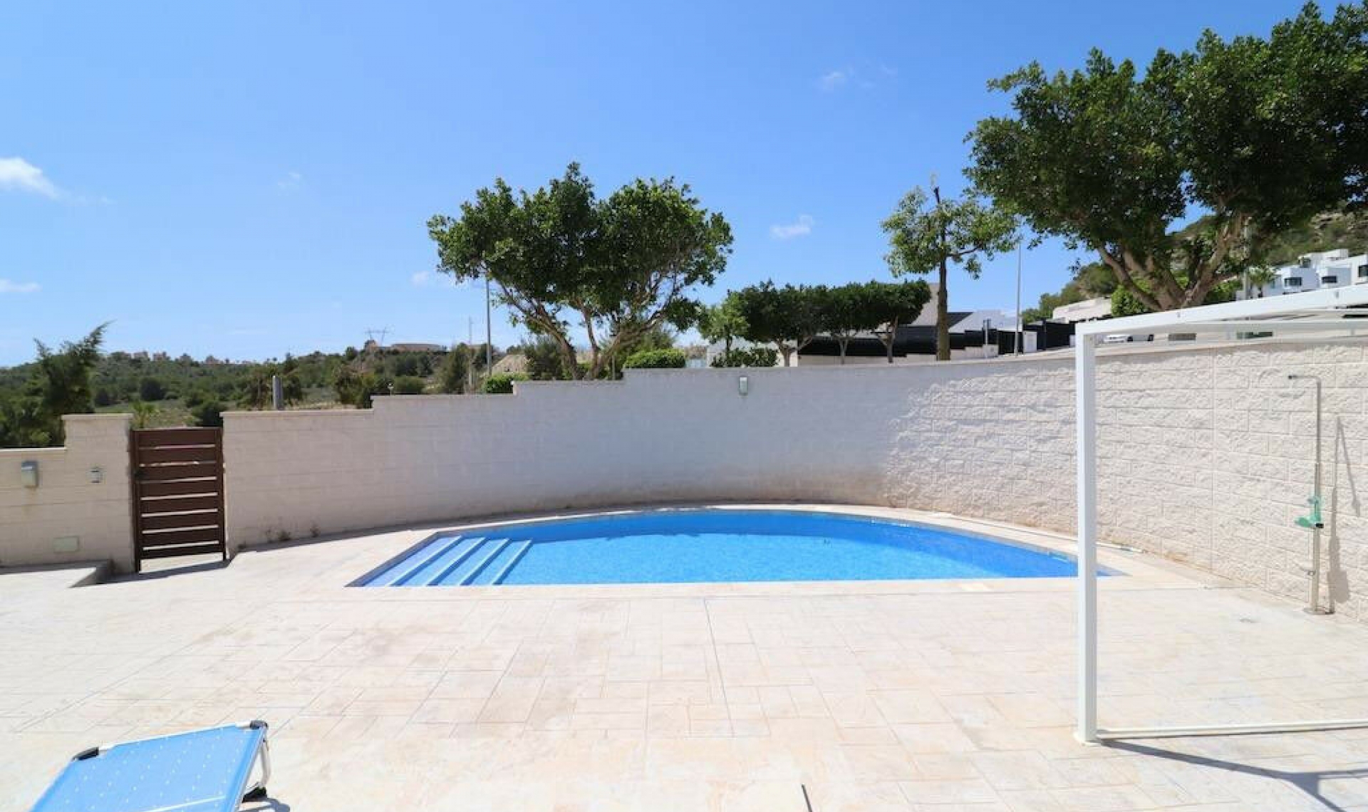 Resale - House -
San Miguel de Salinas