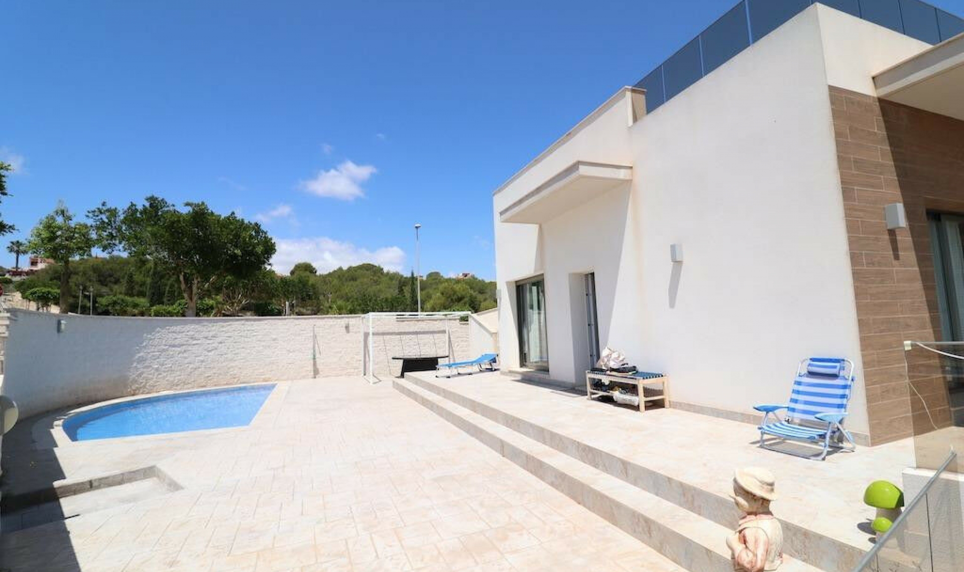 Resale - House -
San Miguel de Salinas