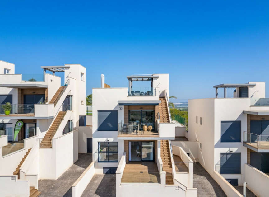 Resale - House -
San Miguel de Salinas