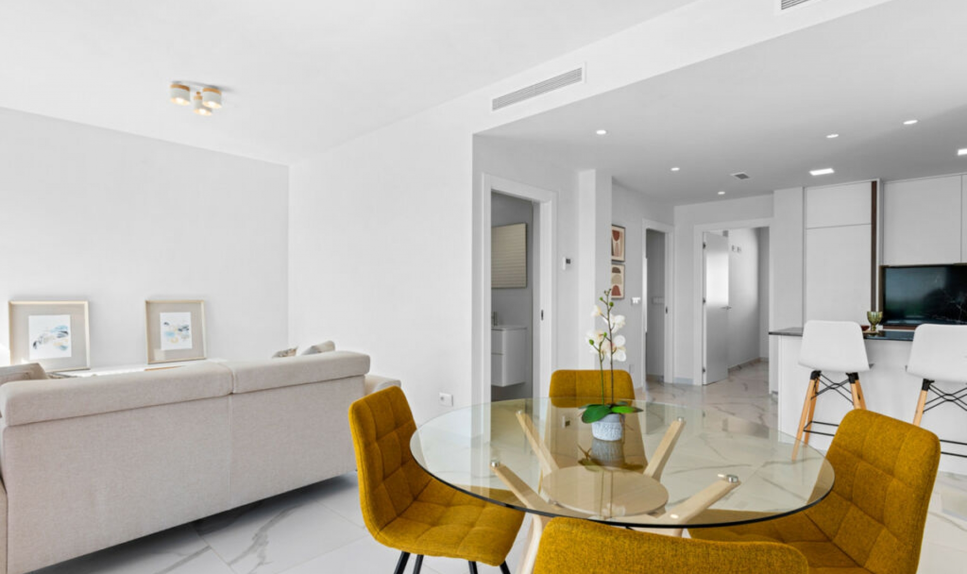 Resale - House -
San Miguel de Salinas
