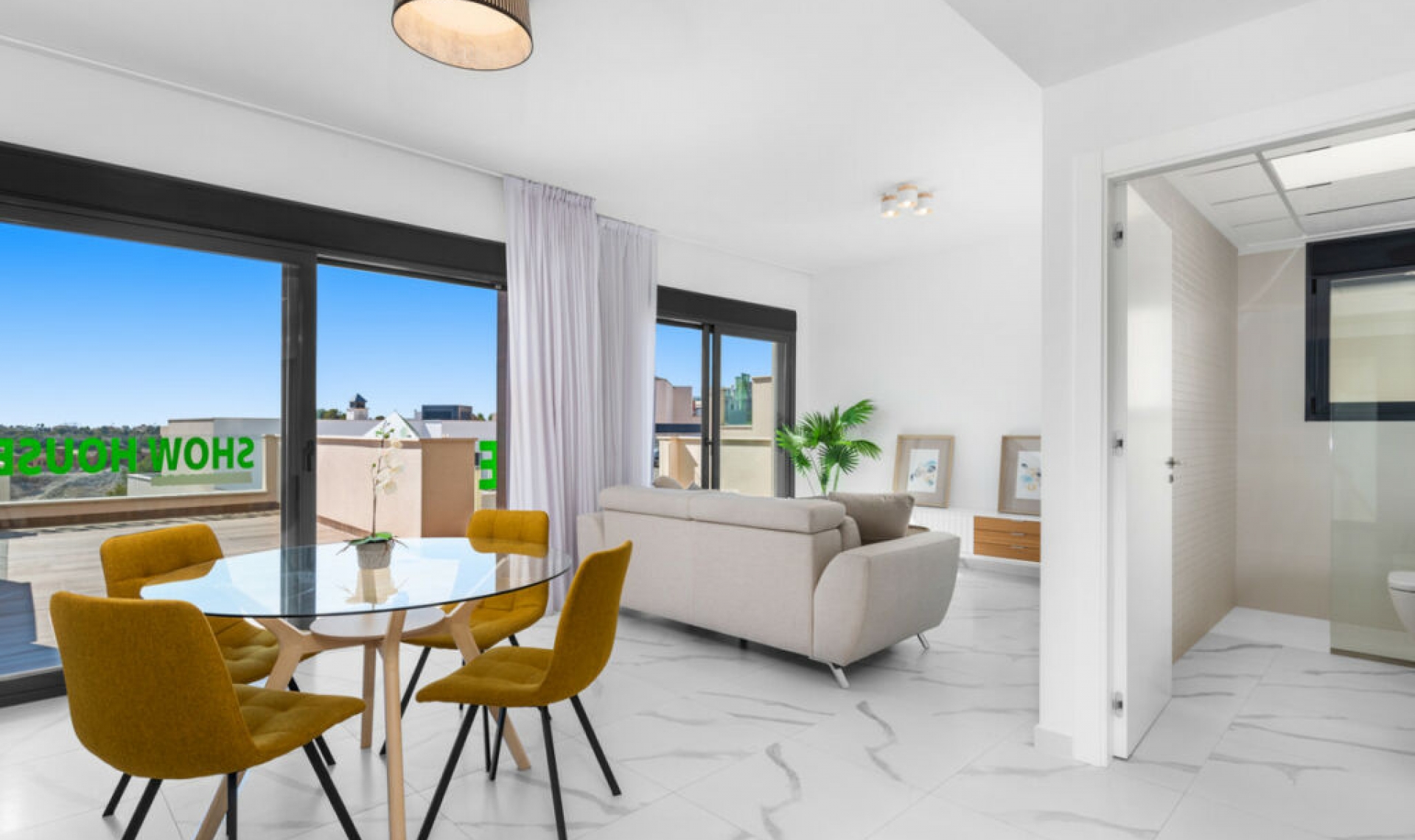Resale - House -
San Miguel de Salinas