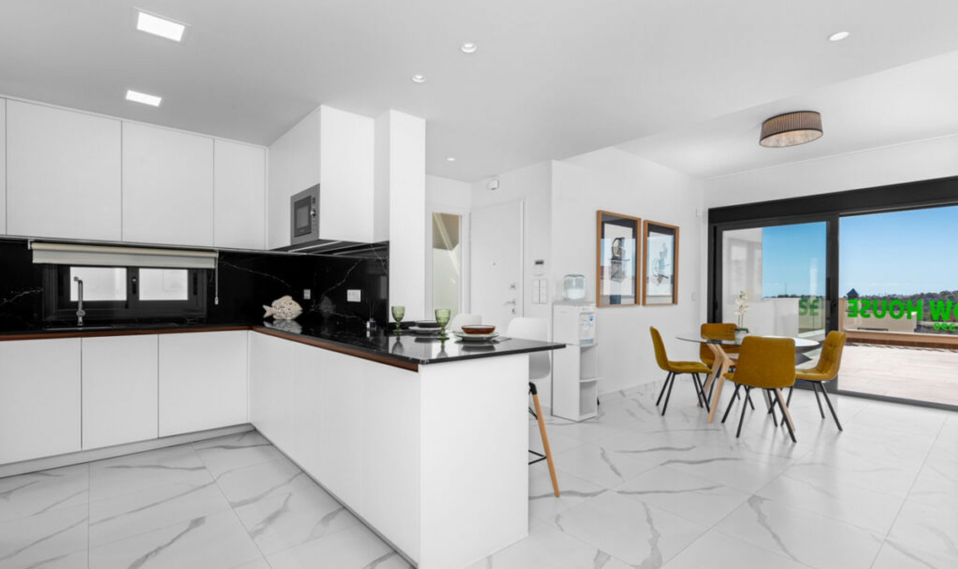 Resale - House -
San Miguel de Salinas