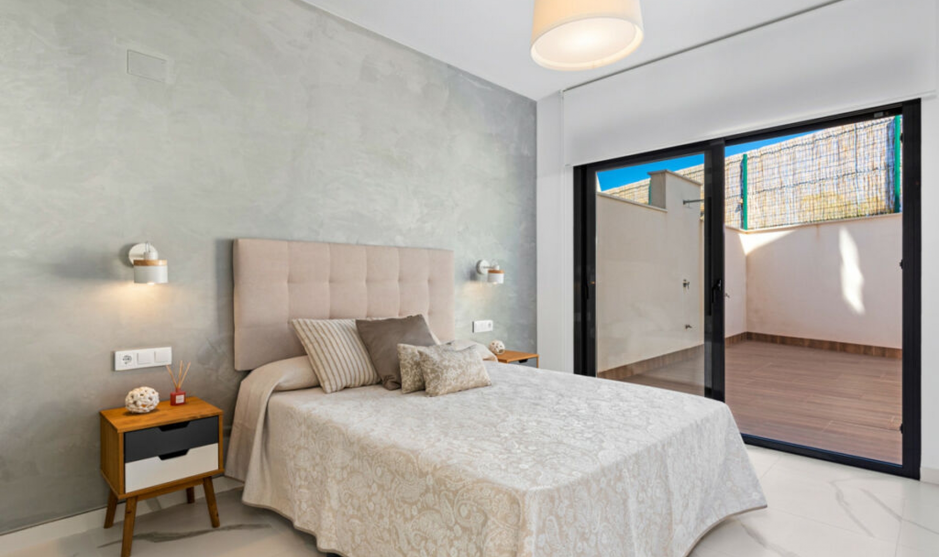 Resale - House -
San Miguel de Salinas