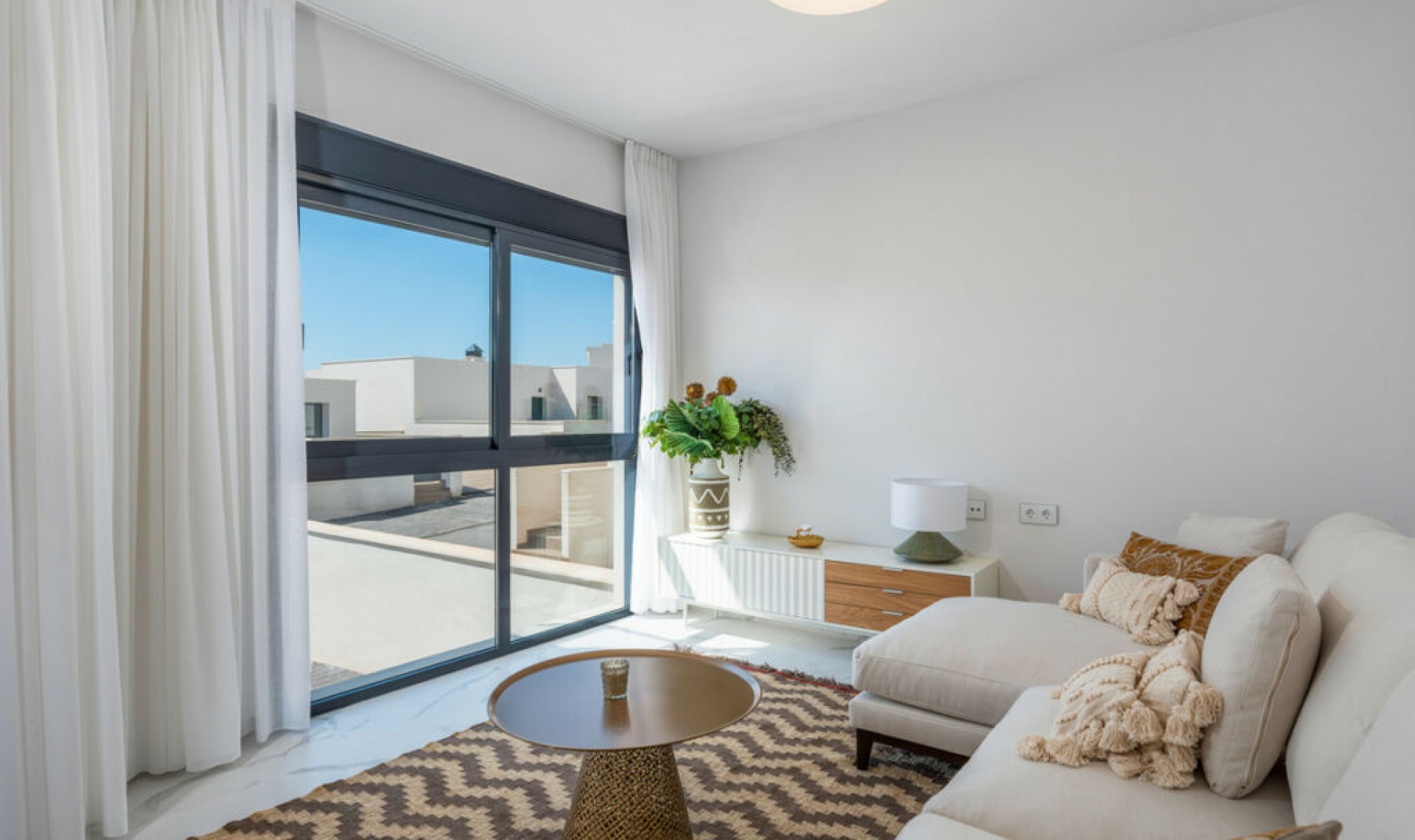 Resale - House -
San Miguel de Salinas