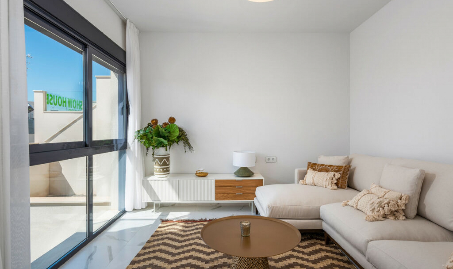 Resale - House -
San Miguel de Salinas