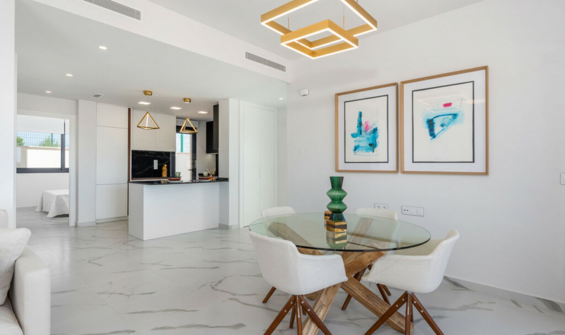Resale - House -
San Miguel de Salinas