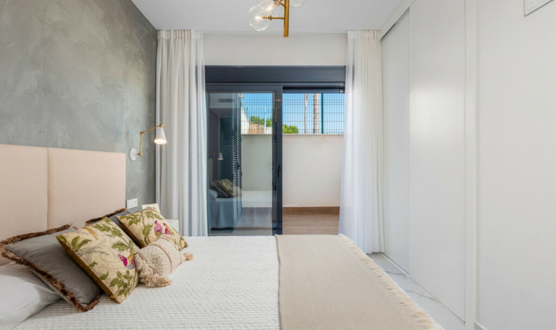 Resale - House -
San Miguel de Salinas