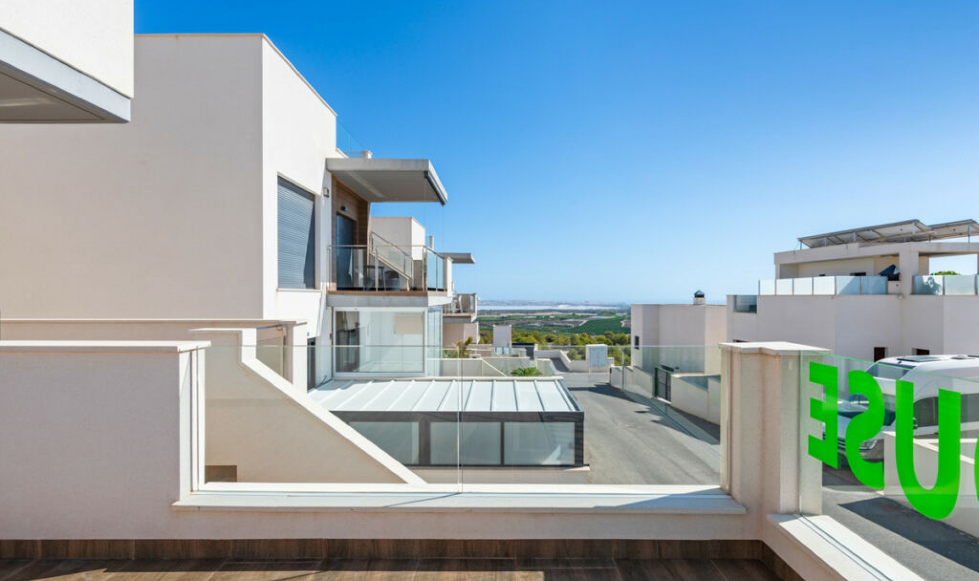 Resale - House -
San Miguel de Salinas