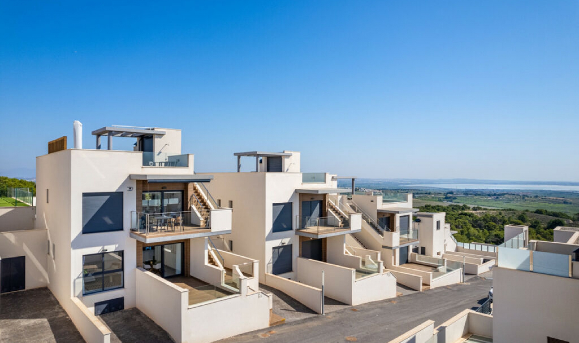 Resale - House -
San Miguel de Salinas