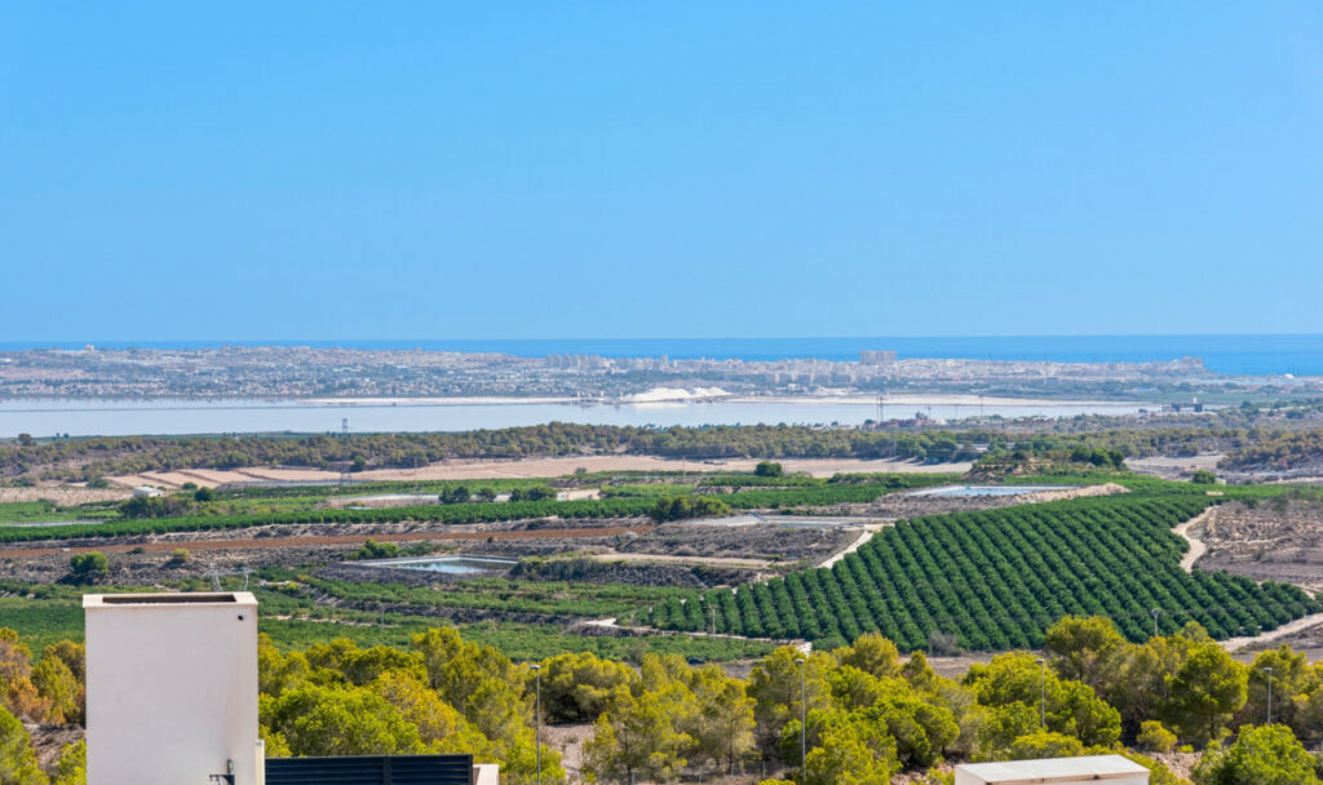 Resale - House -
San Miguel de Salinas