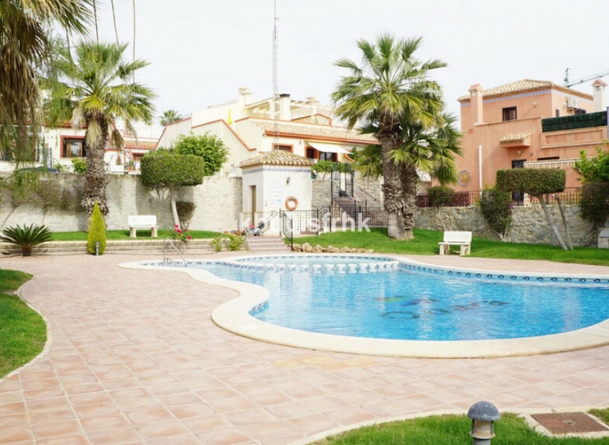 Resale - House -
San Miguel de Salinas