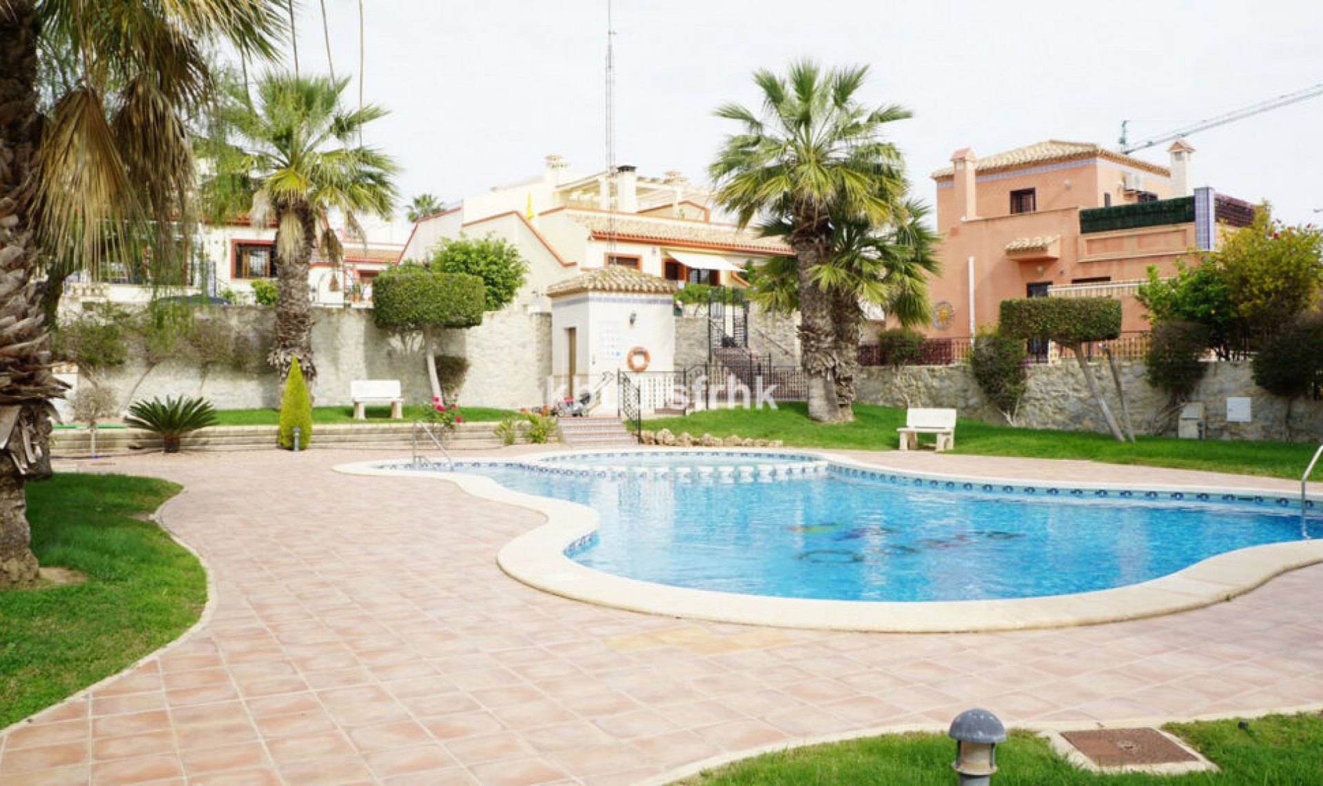 Resale - House -
San Miguel de Salinas