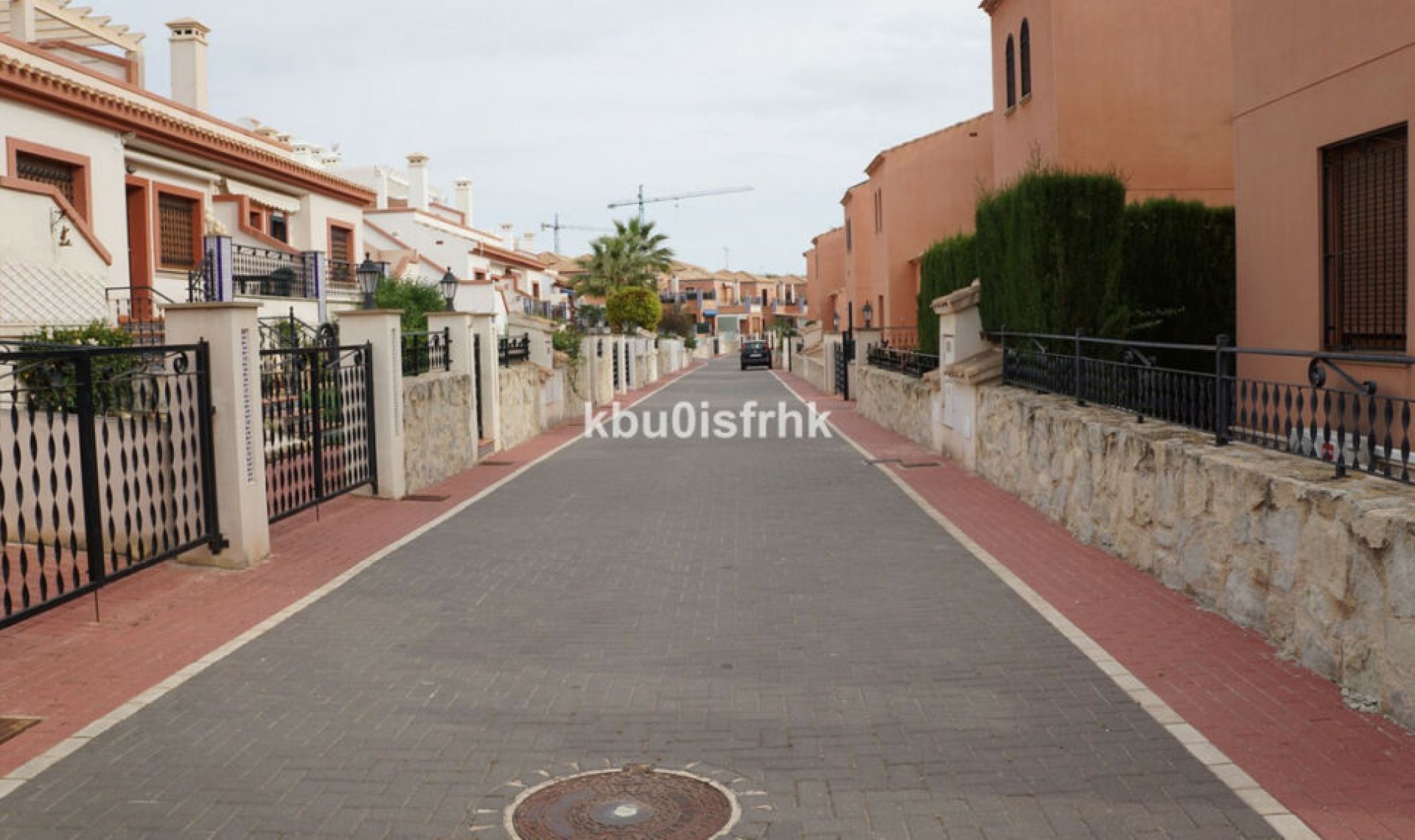 Resale - House -
San Miguel de Salinas