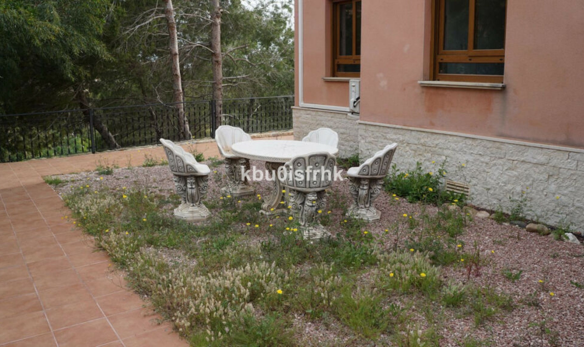 Resale - House -
San Miguel de Salinas