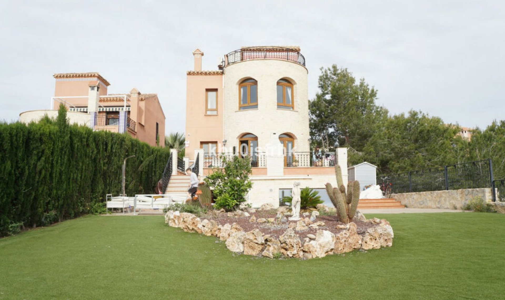 Resale - House -
San Miguel de Salinas