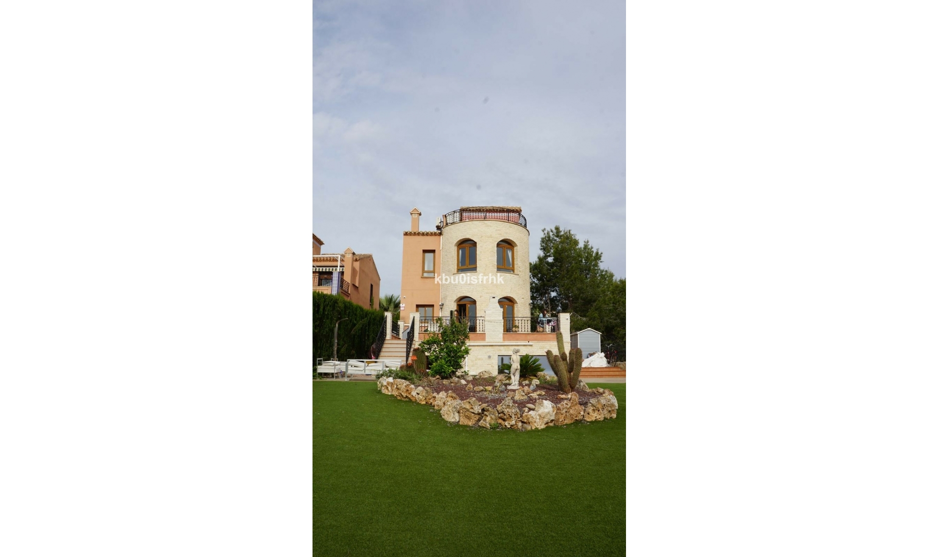 Resale - House -
San Miguel de Salinas