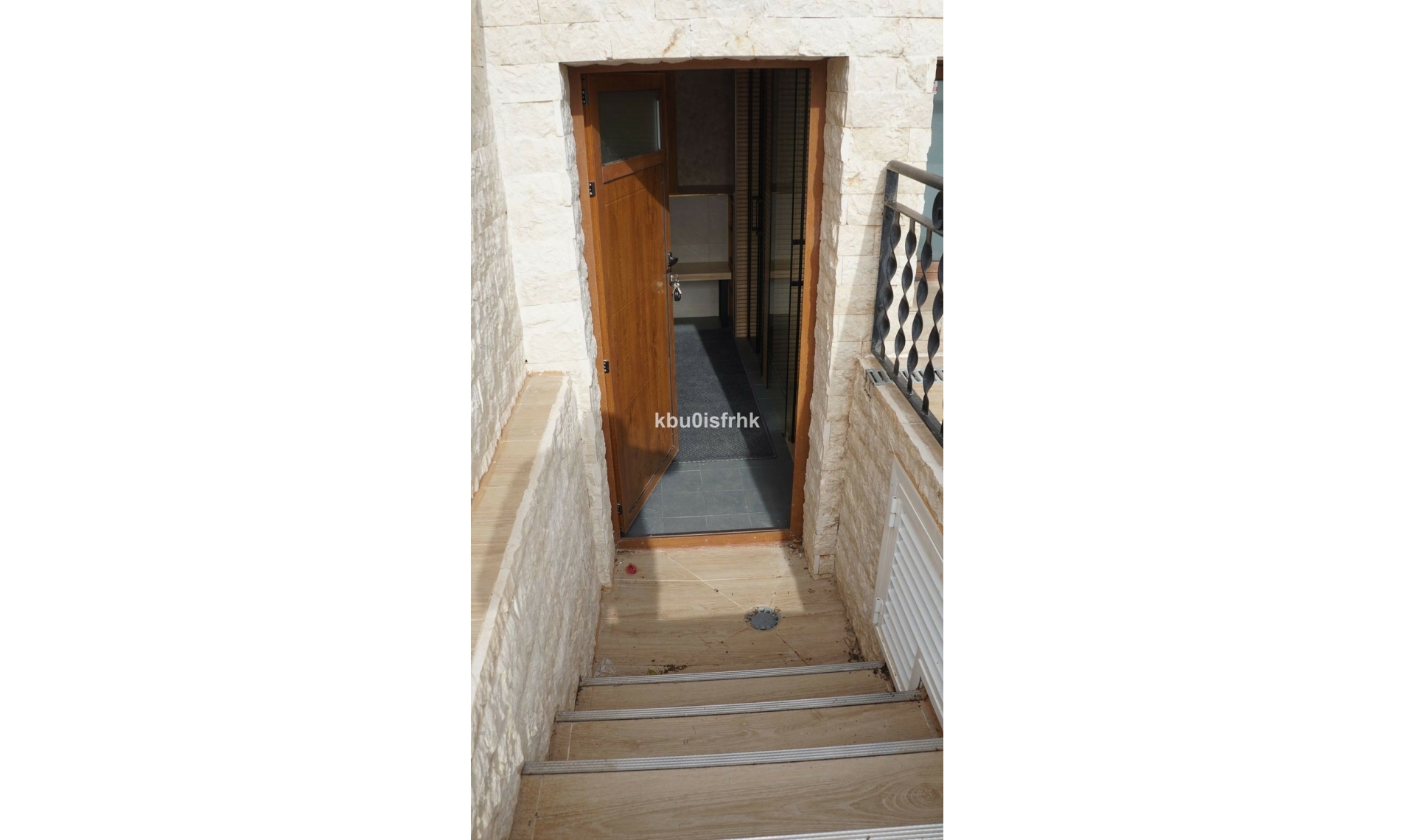 Resale - House -
San Miguel de Salinas