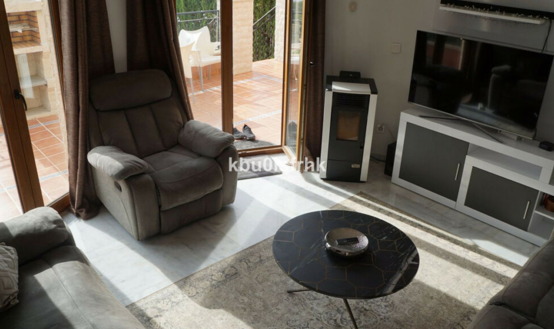 Resale - House -
San Miguel de Salinas