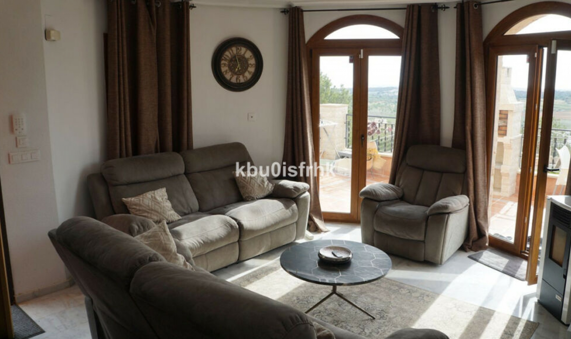 Resale - House -
San Miguel de Salinas