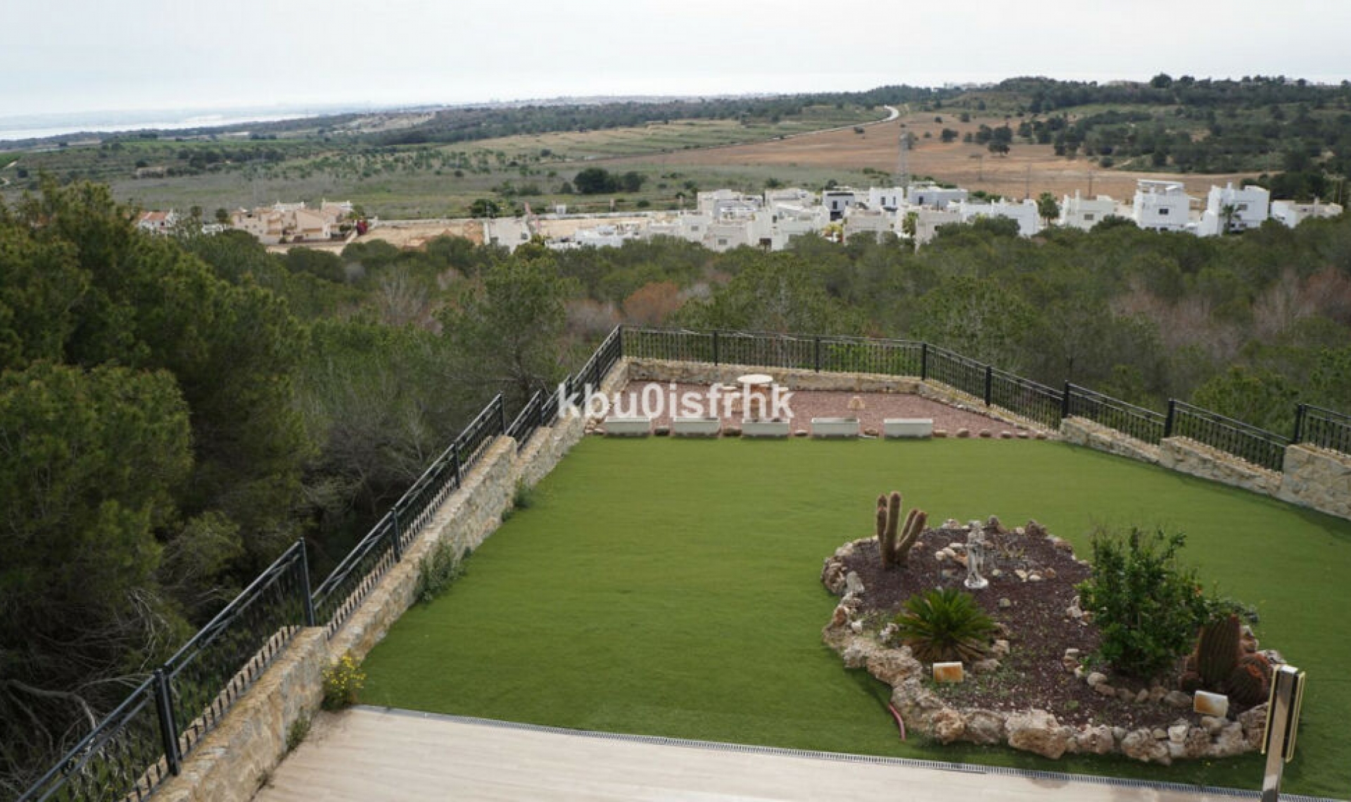 Resale - House -
San Miguel de Salinas