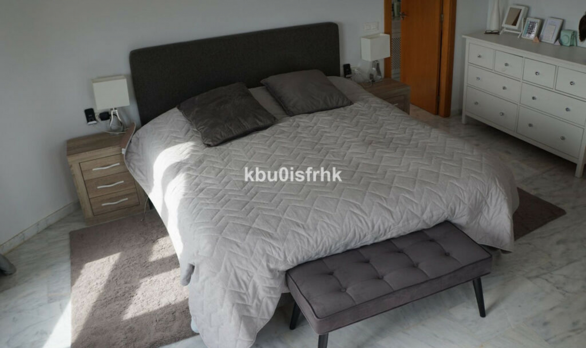 Resale - House -
San Miguel de Salinas