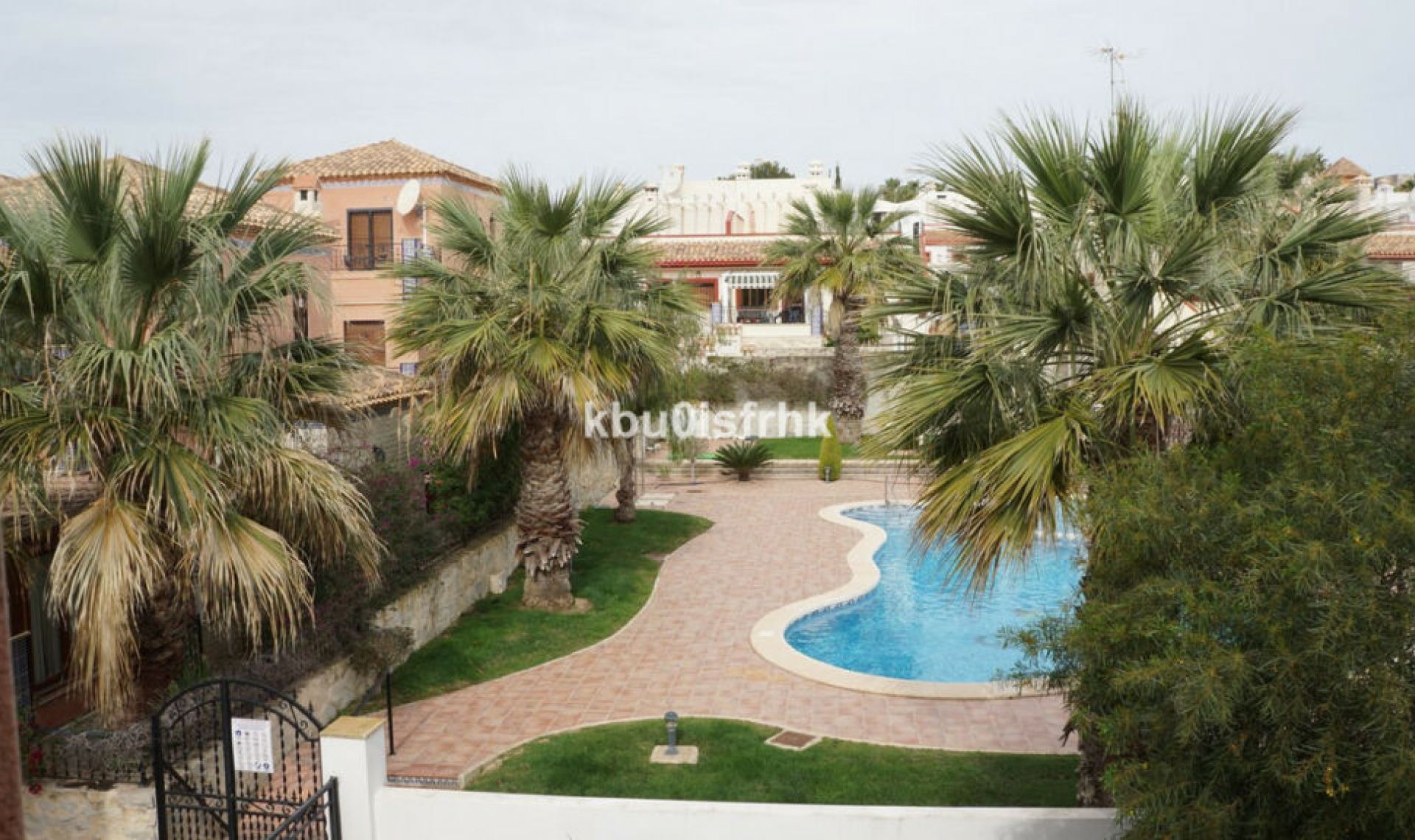 Resale - House -
San Miguel de Salinas