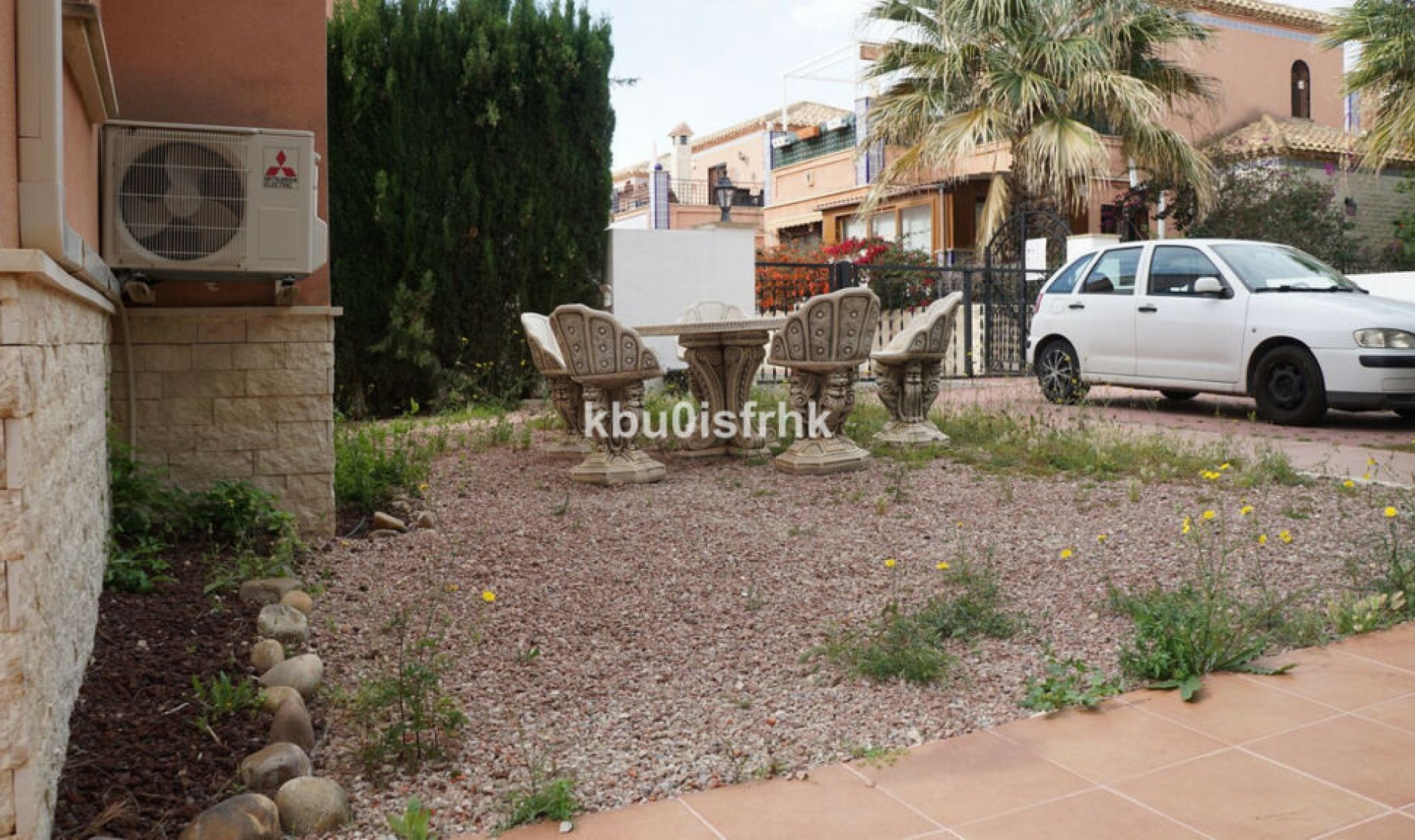 Resale - House -
San Miguel de Salinas