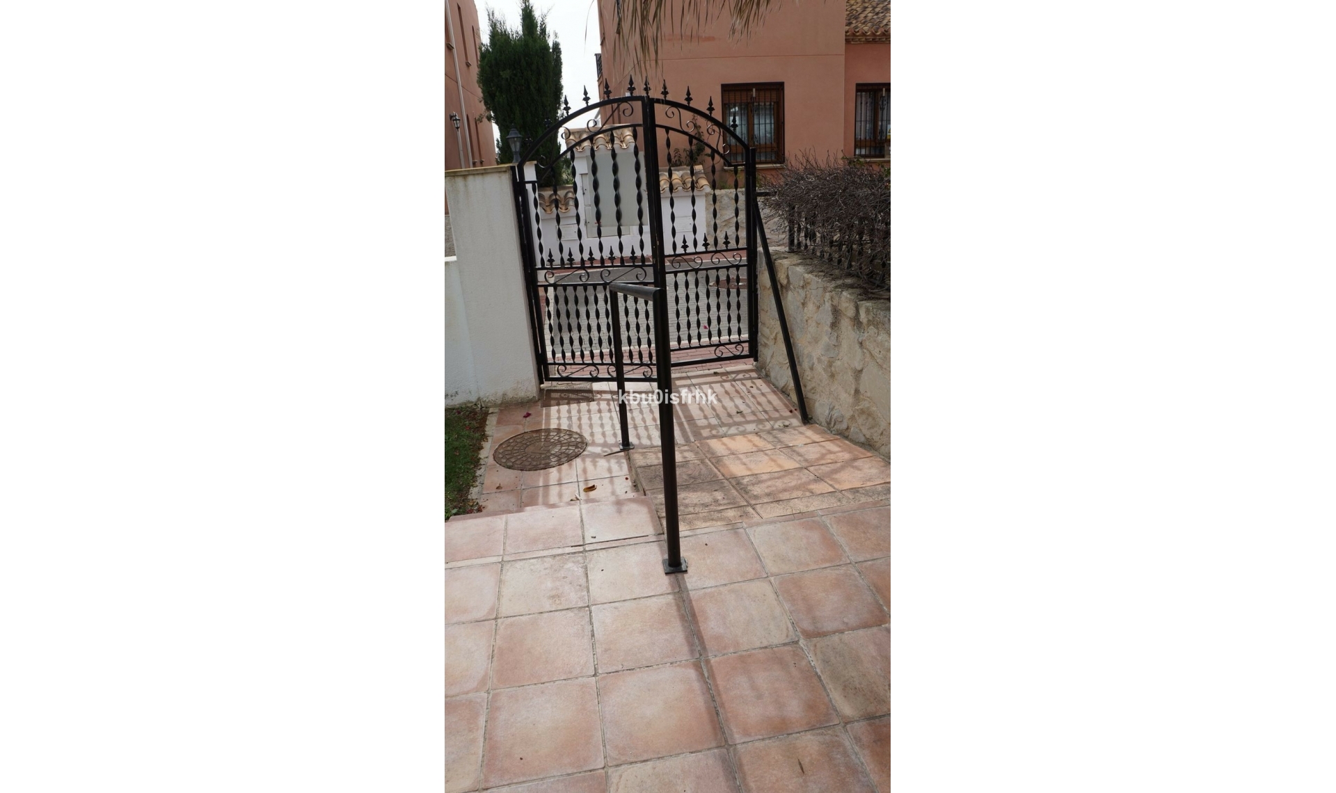 Resale - House -
San Miguel de Salinas