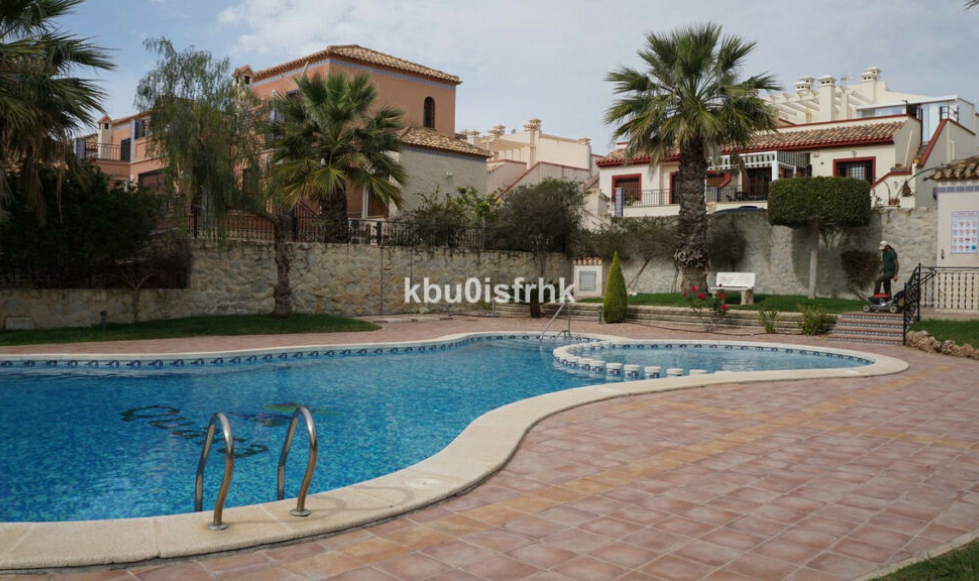 Resale - House -
San Miguel de Salinas