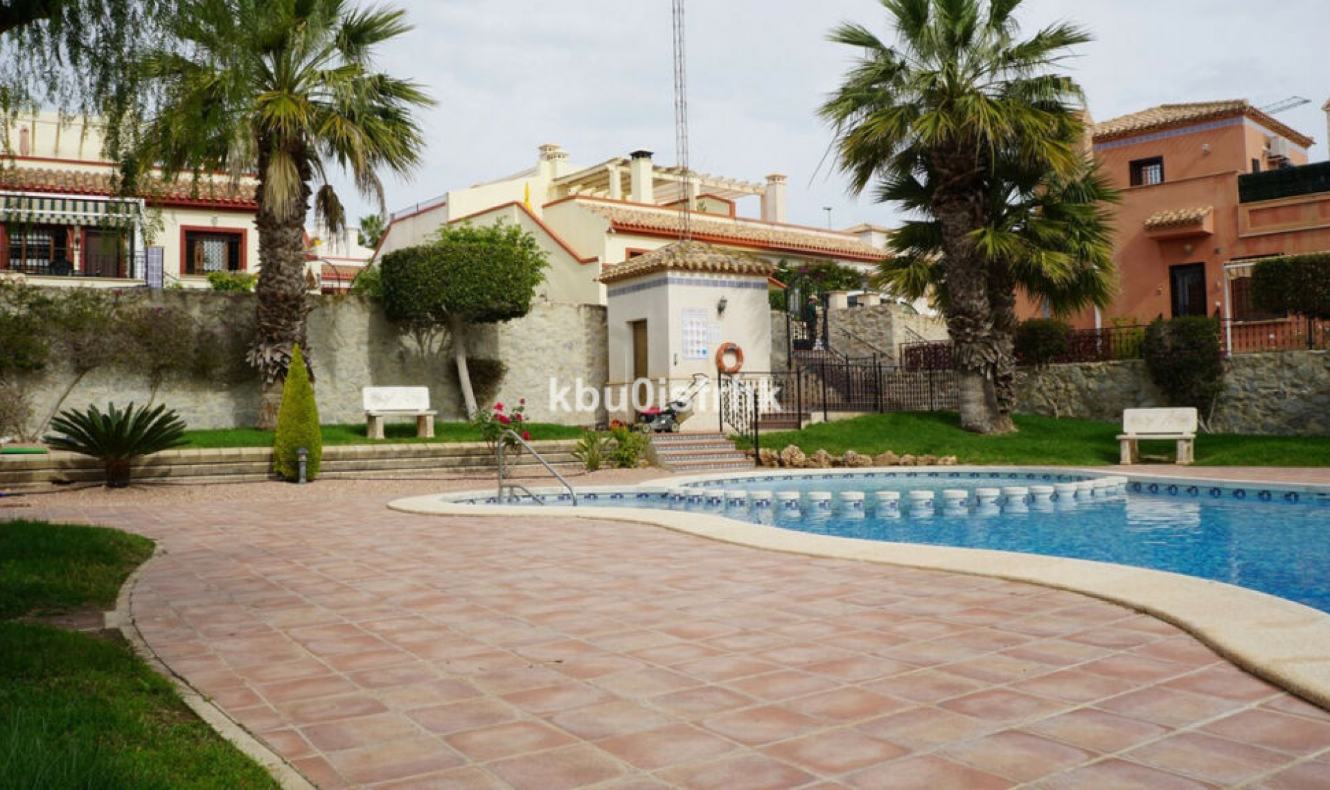 Resale - House -
San Miguel de Salinas
